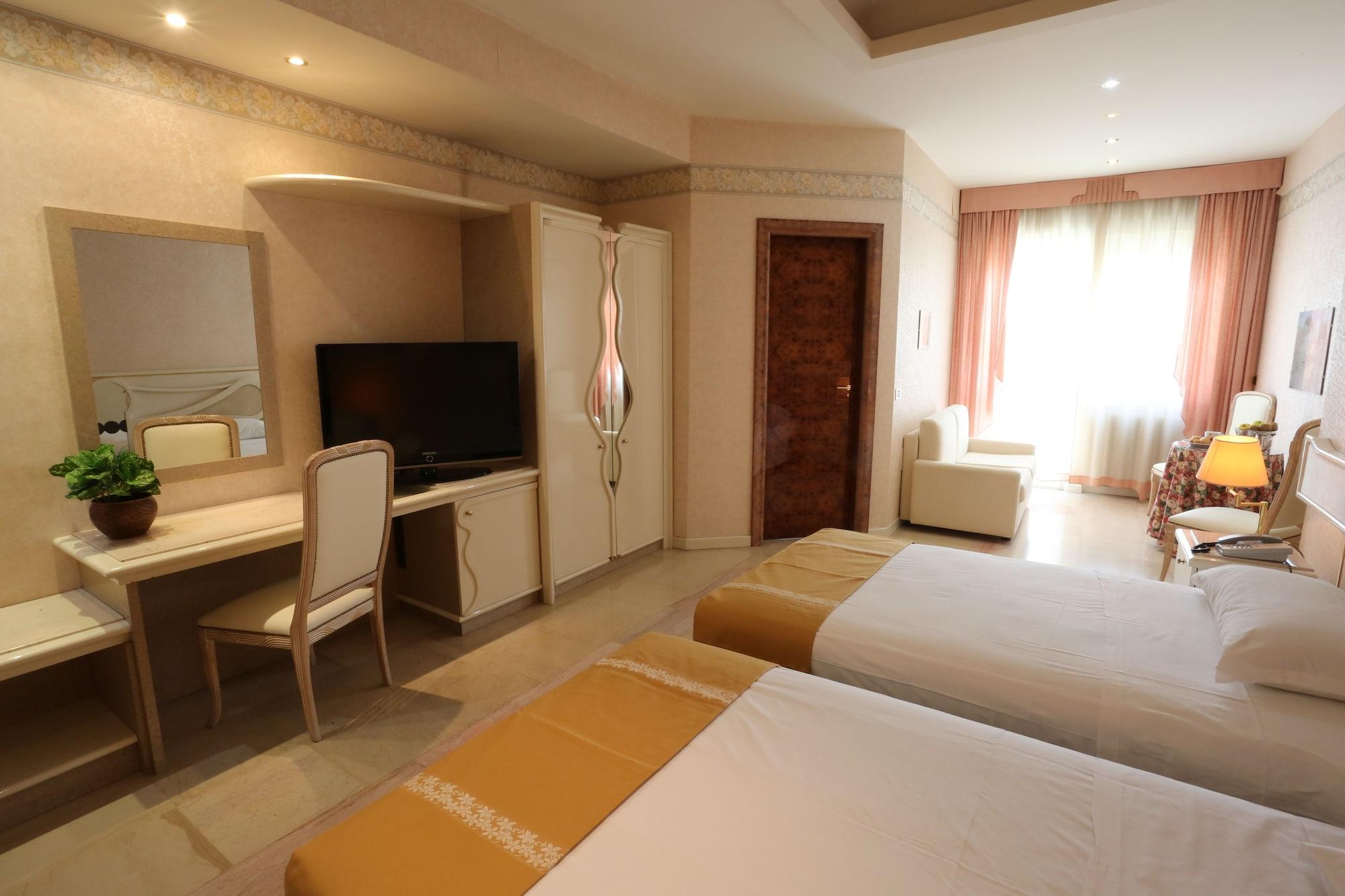 Hotel Europa Foggia Kültér fotó
