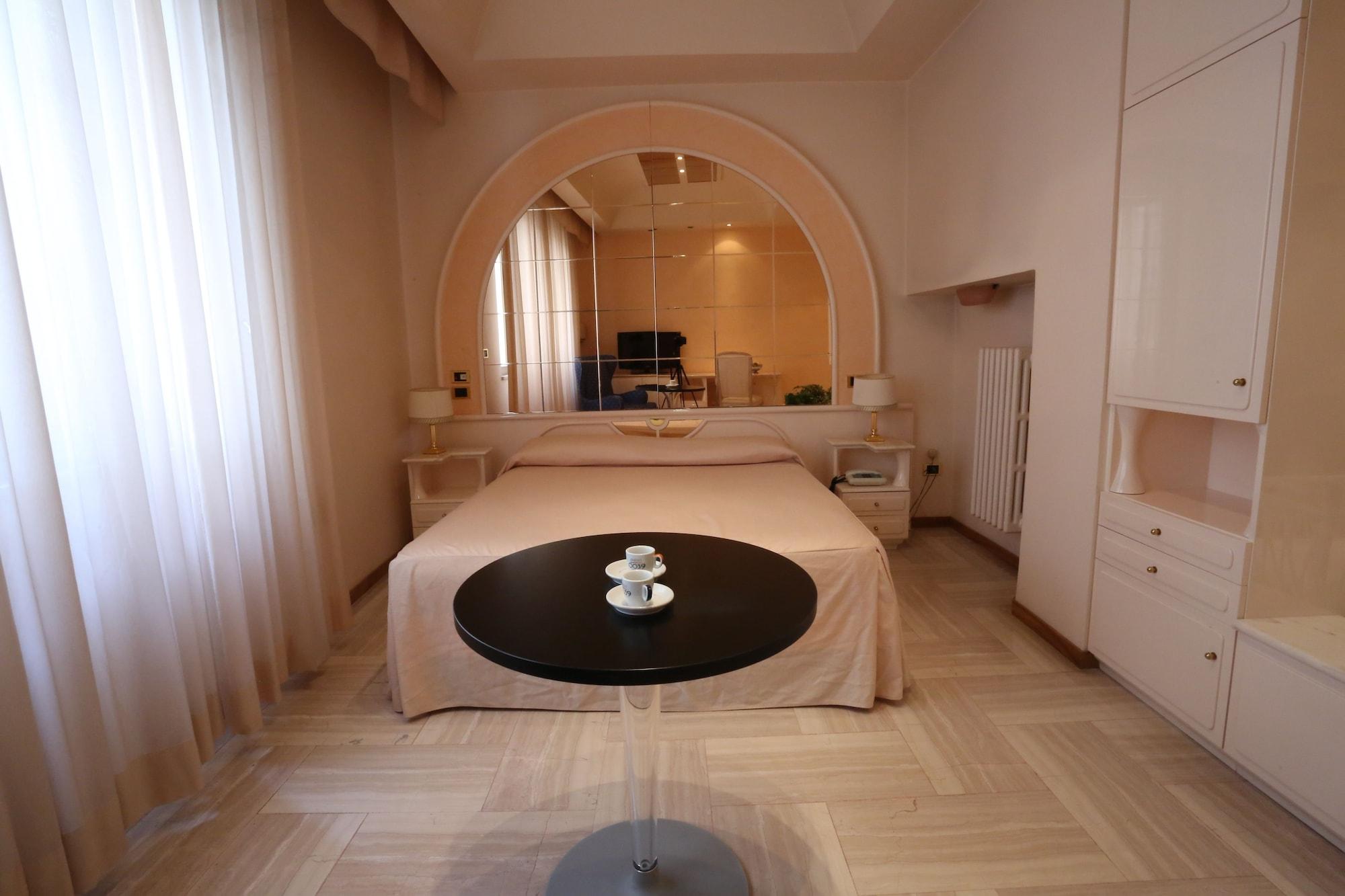 Hotel Europa Foggia Kültér fotó