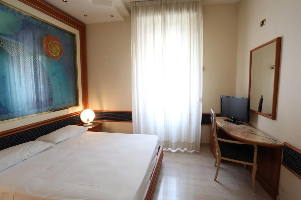 Hotel Europa Foggia Kültér fotó