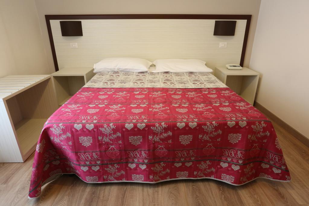 Hotel Europa Foggia Szoba fotó