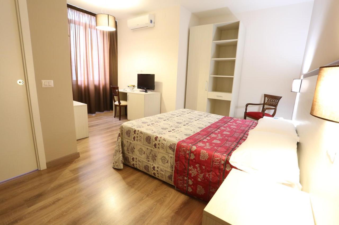 Hotel Europa Foggia Kültér fotó