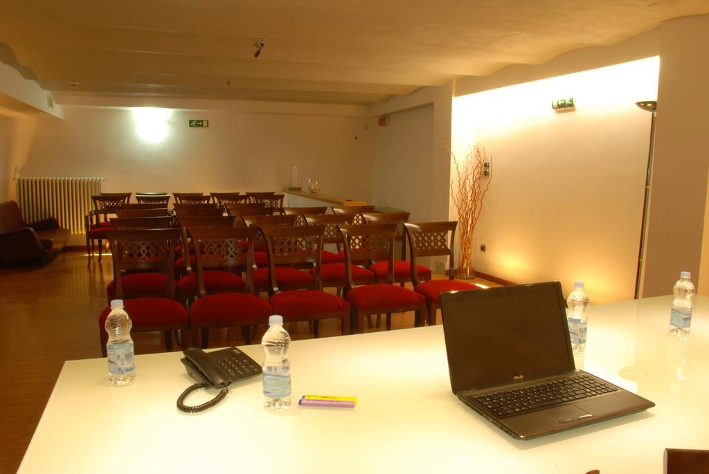 Hotel Europa Foggia Kültér fotó